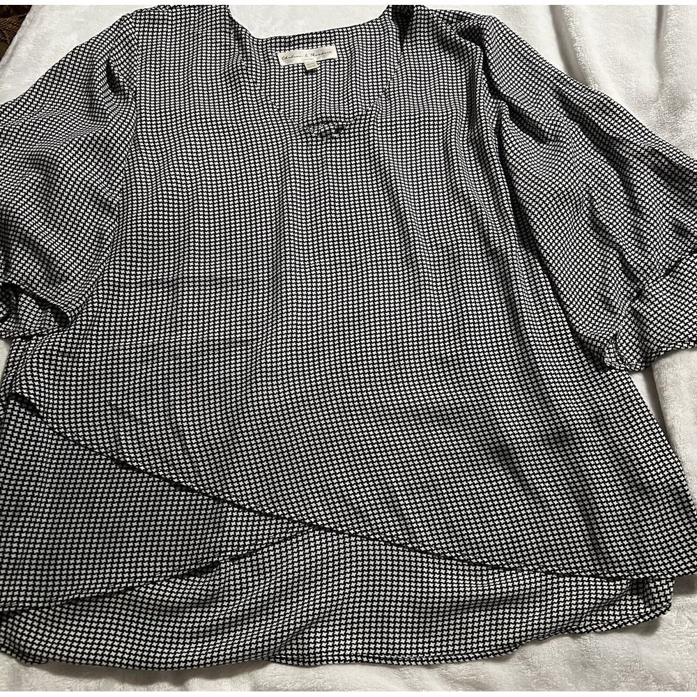 Chelsea & Theodore Plus Size 2X Woman's‎ Top